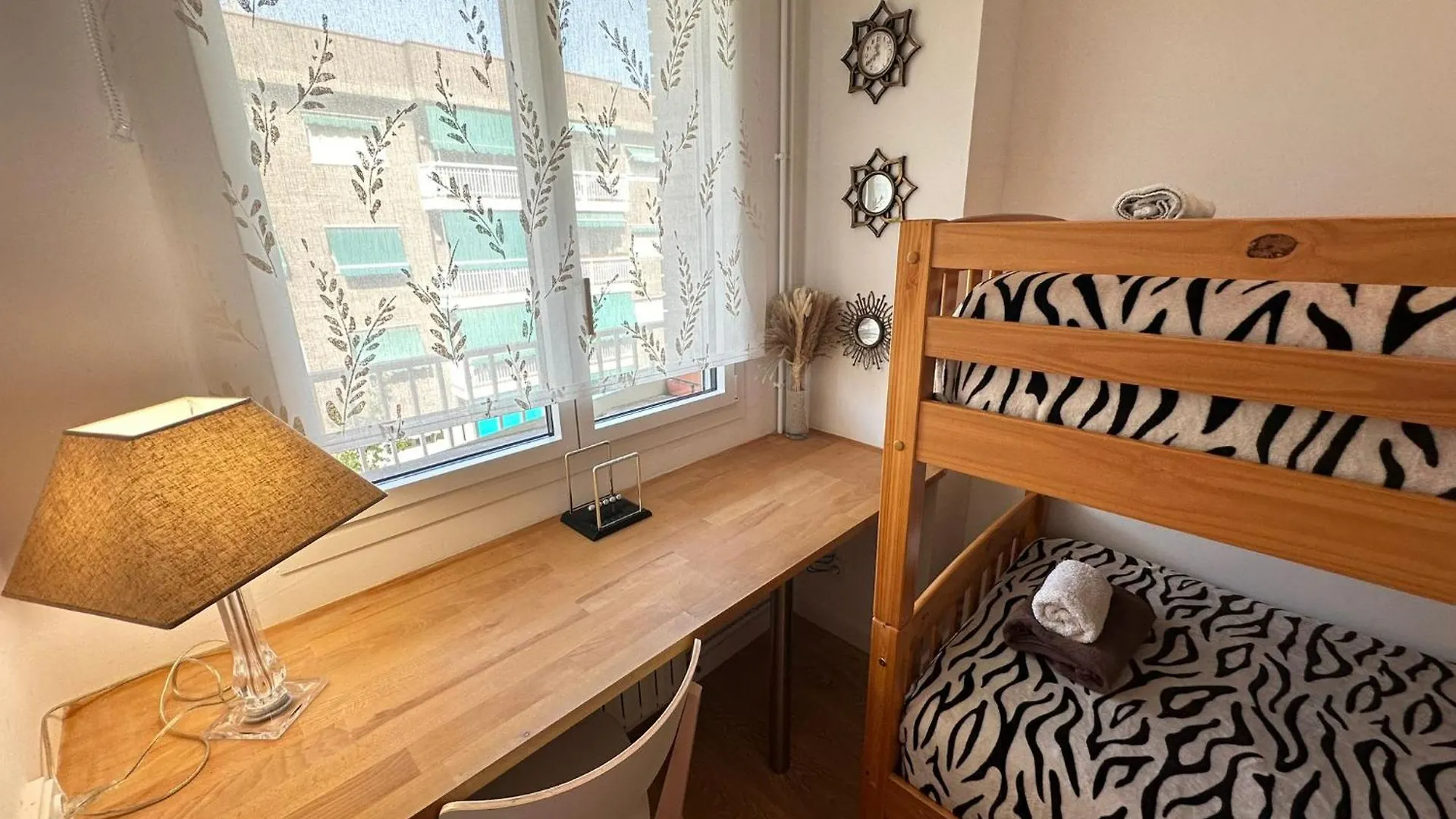 לינה וארוחת בוקר ברצלונה Rooms Borrell